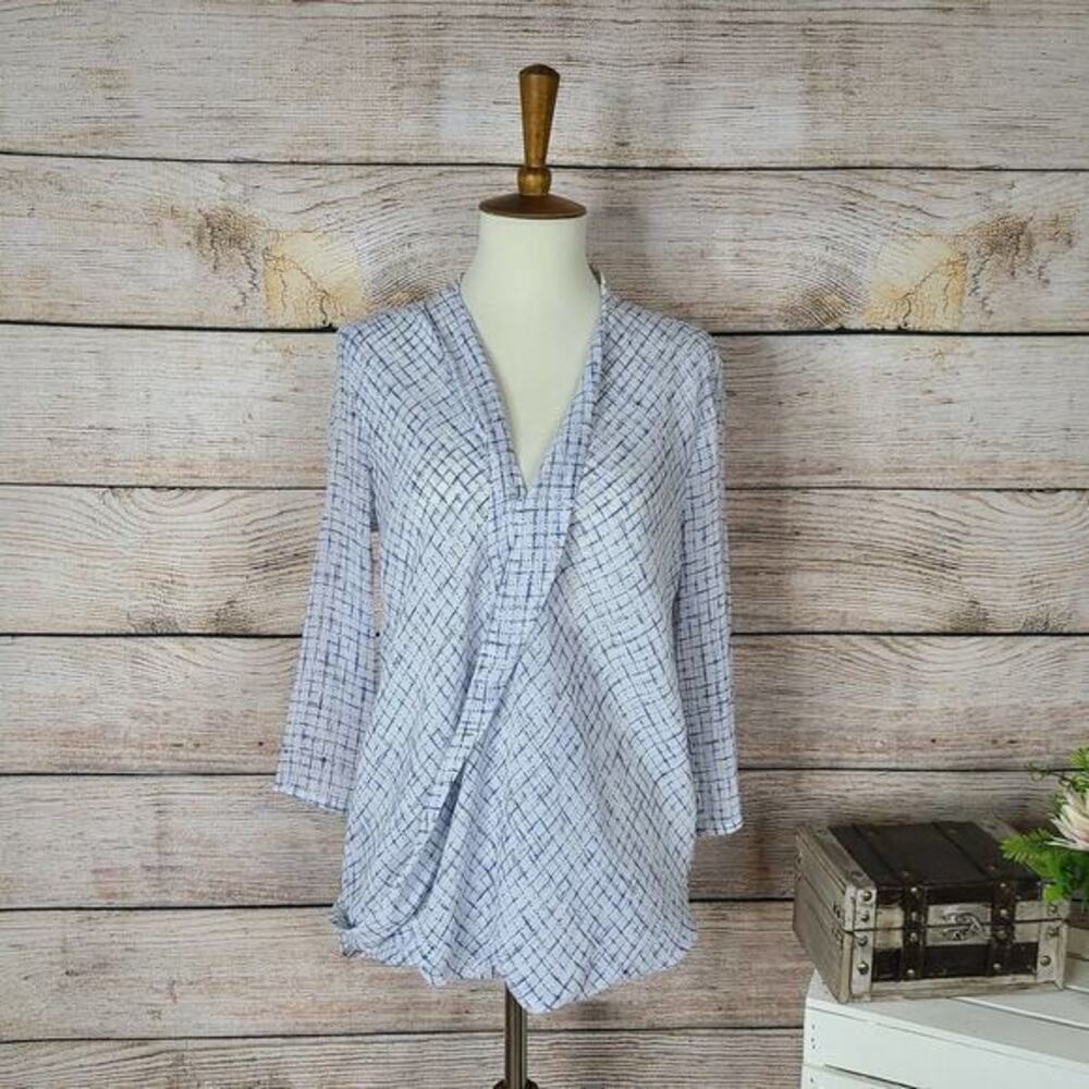 5/$25 Banana Republic White Blue Dots Surplice Top Size Extra Small